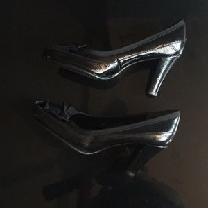 Aerosoles black heels size 10